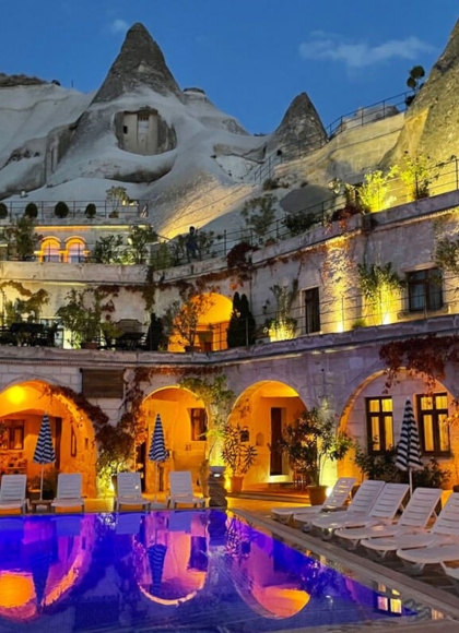 cave-hotel